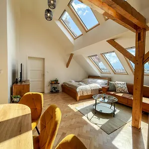 Hotel apartamentowy Stupartska - Attic Old Town, Praga